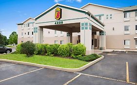 Super 8 By Wyndham Aurora/Naperville Area
